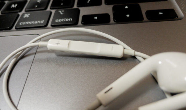 EarPods(3.5mmヘッドフォンプラグ)