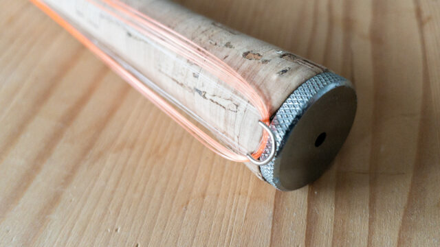 「スーパーテンカラ」の尻栓で固定した仕掛け巻き